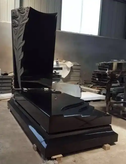 גרניט שחור מצבת יחיד בנויה במפעל